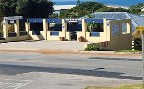 Aquarius Bed And Breakfast