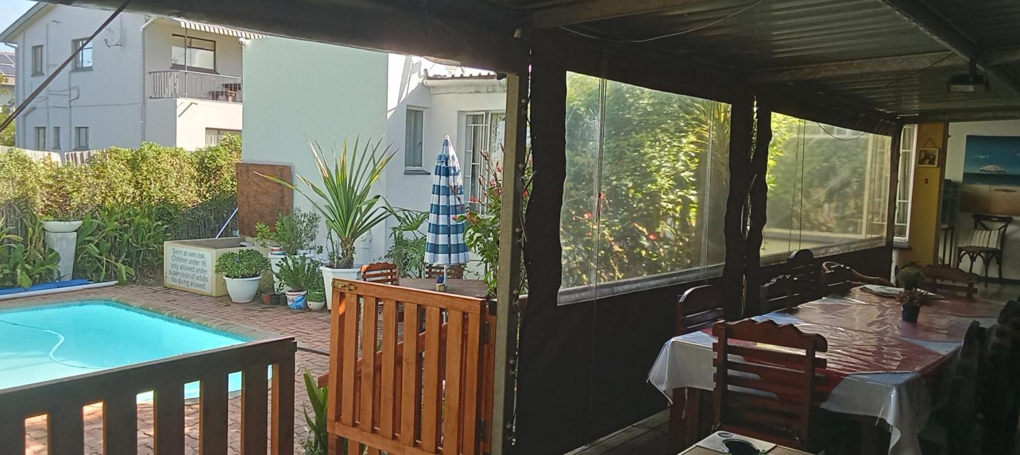 Aquarius Bed And Breakfast Jeffreys Bay Exterior photo